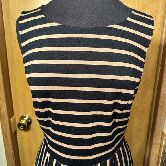 Merona Black and tan sleeveless striped dress size medium - Picture 3 of 9